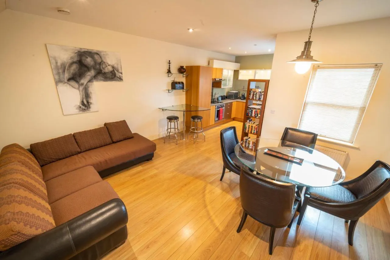 Stylish, Spacious 3 Bedroom Townhouse Galway Holiday home