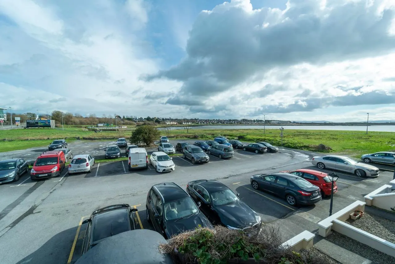 Stylish, Spacious 3 Bedroom Townhouse Galway 0*,