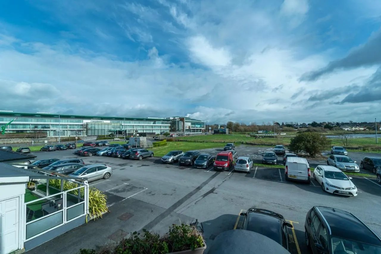 Stylish, Spacious 3 Bedroom Townhouse Galway Holiday home